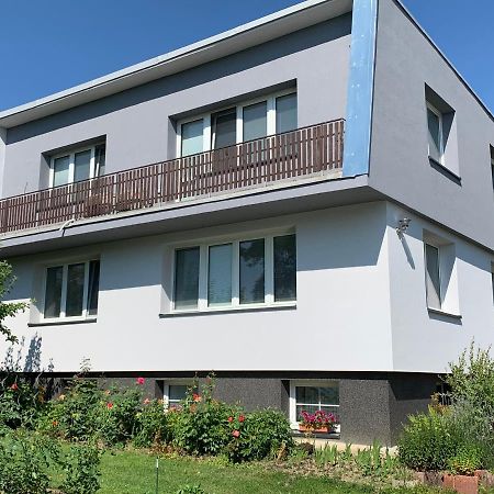 Pension Milada Klecany Bagian luar foto